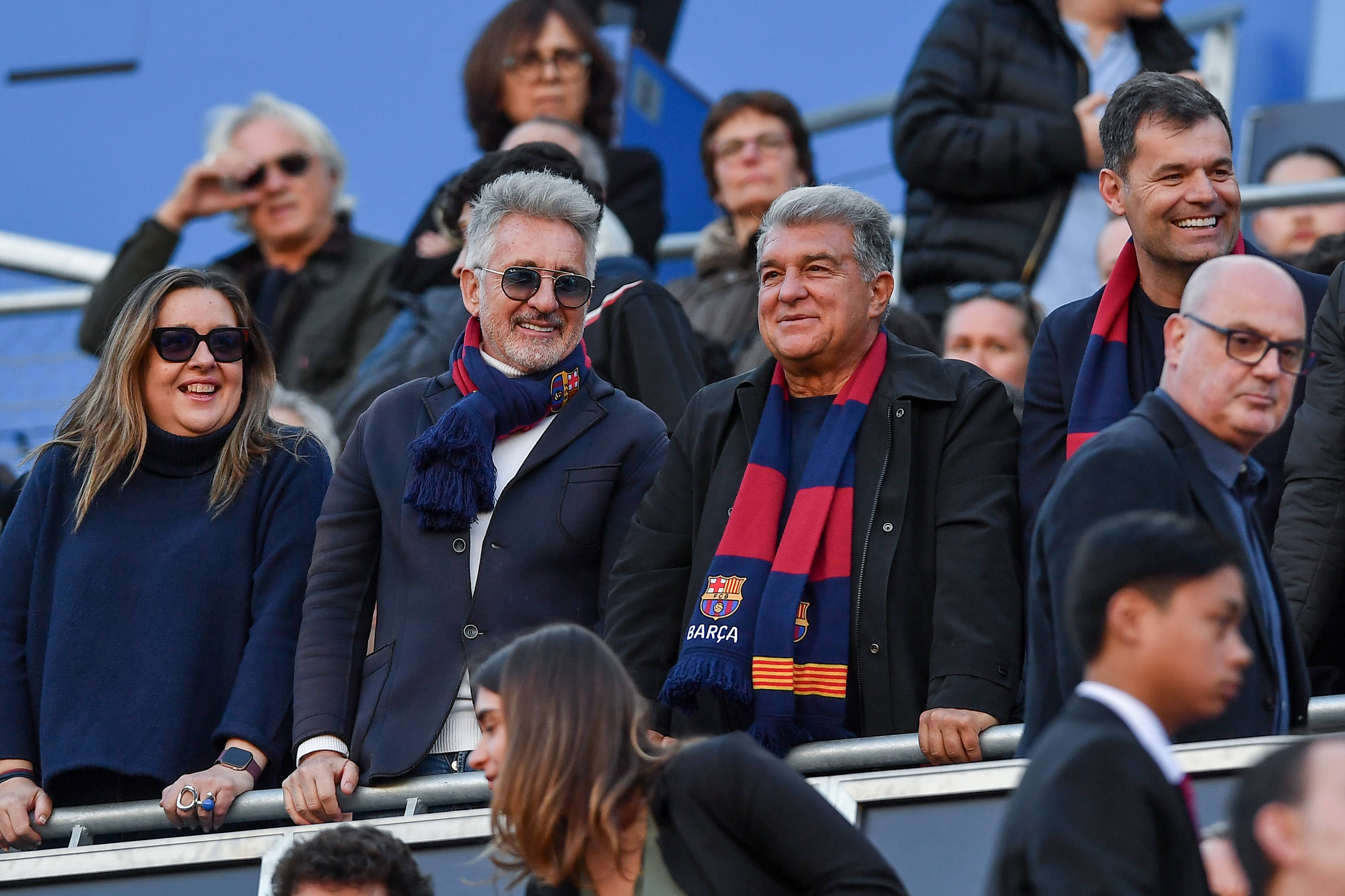 乐鱼体育线上网站-世体：巴萨将在今天公布主席候选人名单