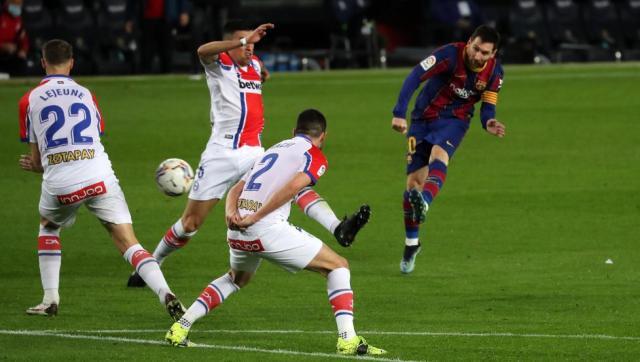 乐鱼体育在线娱乐-梅西状态入神增加对巴黎胜算？巴萨最大问题仍无解